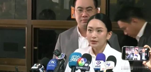 10万人连夜逃难，佩通坦含泪热泪号令泰军，洪森喊停也来不及了

麻烦看官老爷们右