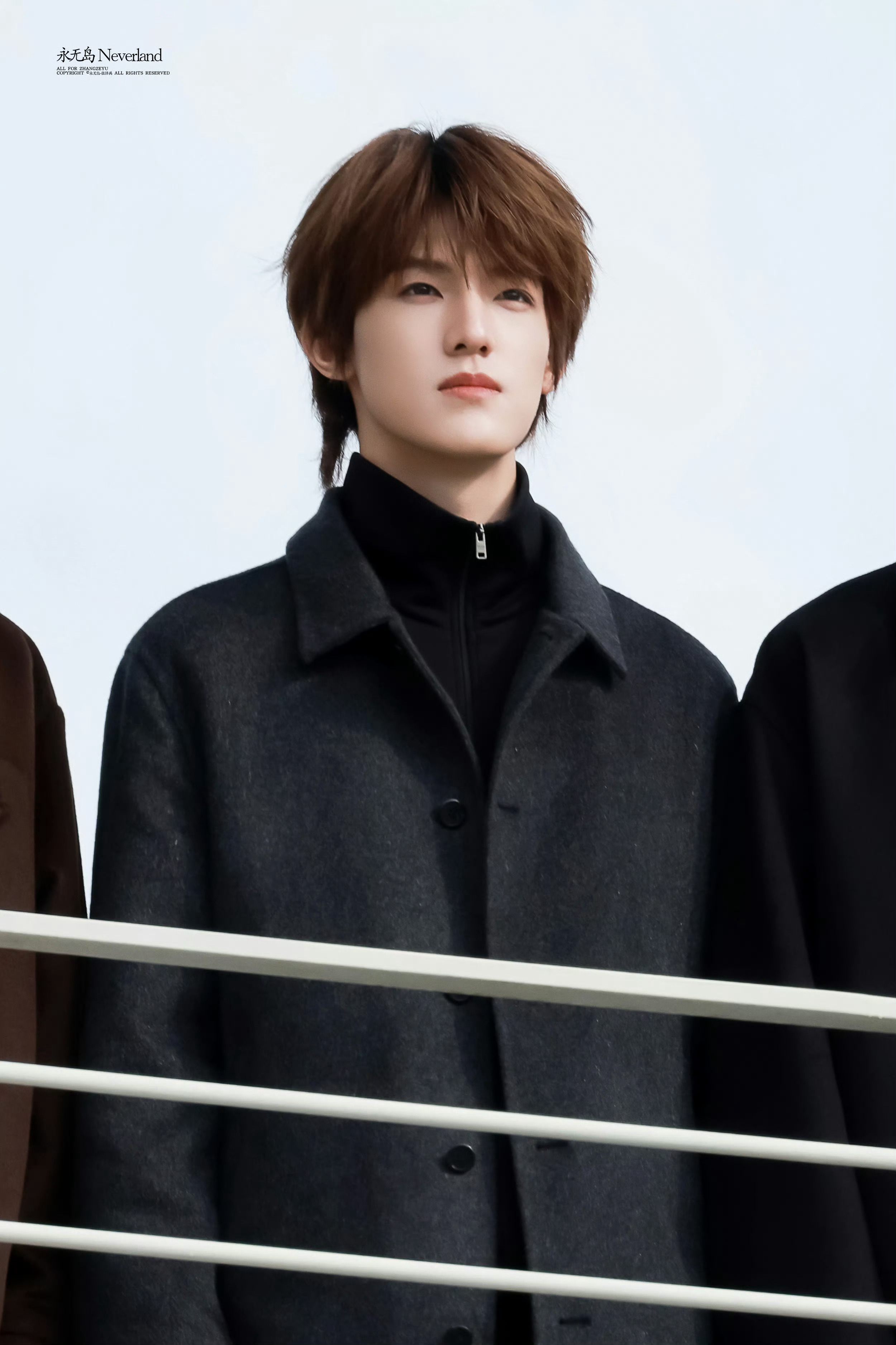 张泽禹韩剧男主 张泽禹今日外拍这一套夯爆了💥这张脸自带电影感，完全韩剧男主好矜