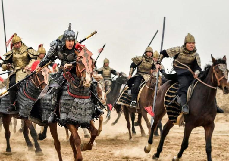 722年，40万安南人造反，满朝文武竟无一人应战，唐玄宗在大殿上气得破口大骂。就