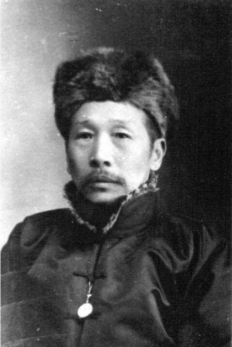 成多禄（1864－1928）吉林人，著名书法家。他精诗文、功书法、诗词、文稿，墨