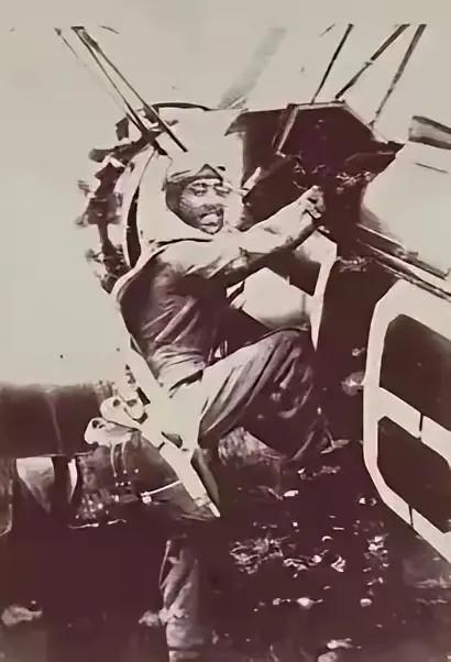 24岁殉国！击落11架敌空机从未被敌击中，抗日王牌飞行员刘粹刚的铁血与柔情

淞