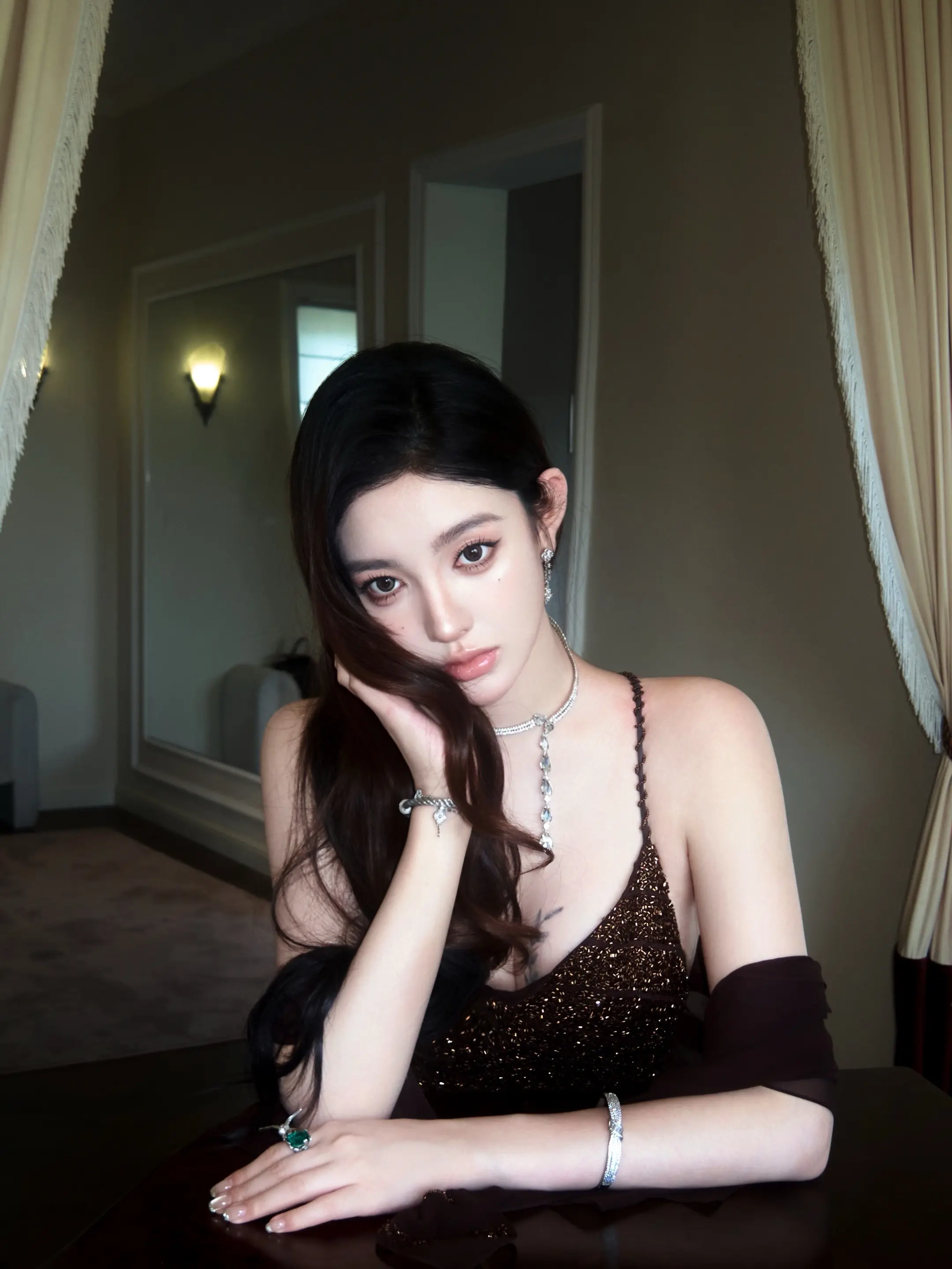 难过的时候照照镜子就能被美得笑出声来