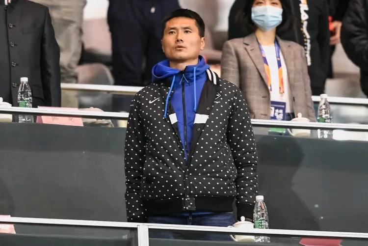 💥国产教练怎么了？邵佳一、谢晖“顺利救火”💥
2024 年的中超赛场，邵佳一