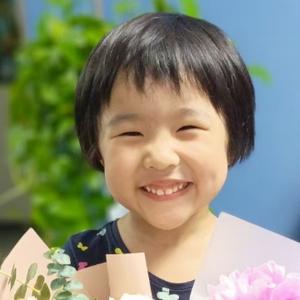 庭院中看牡丹的富贵