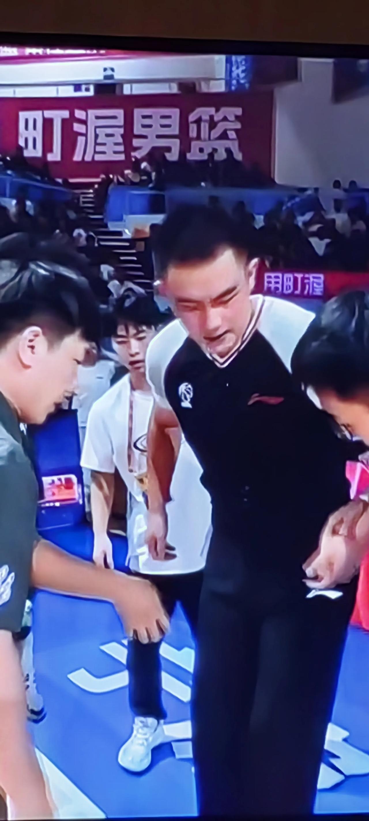 北控今晚与新疆队一战，其是北控男篮今年成绩好坏的第一块试金石，翻过这帕米尔高原，