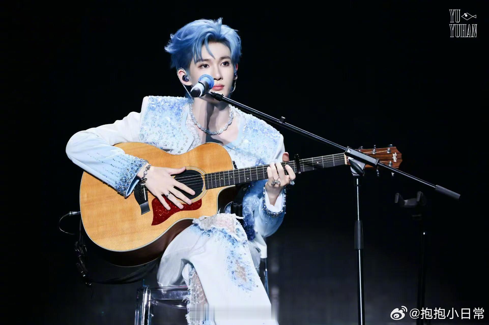余宇涵上星综艺余宇涵海角88号 余宇涵在舞台上的表现一向非常自信，这次参加《海角