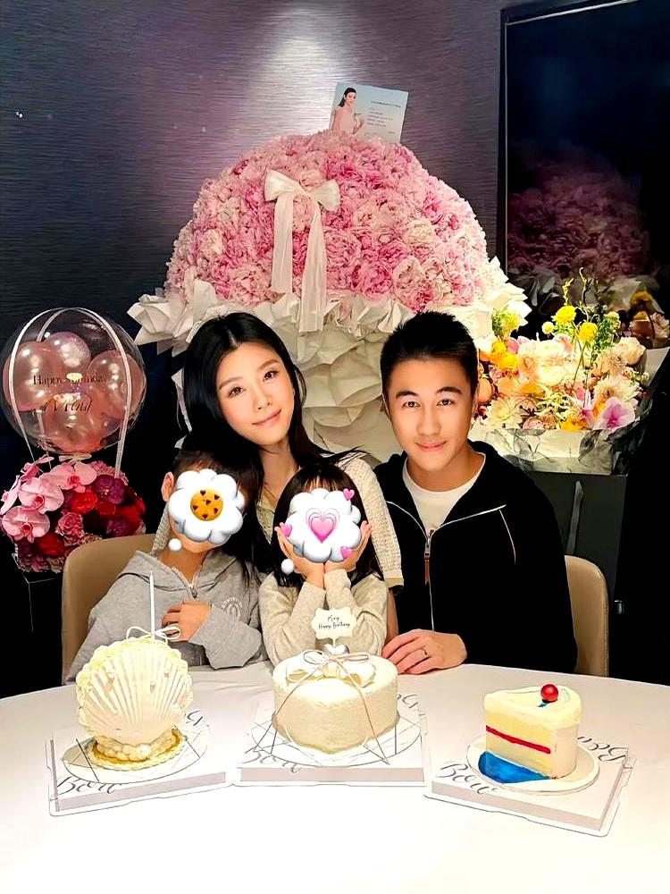 你敢信奚梦瑶当年维密摔的那一跤，直接摔出了旁人求不来的顶配人生。
当年全网都笑