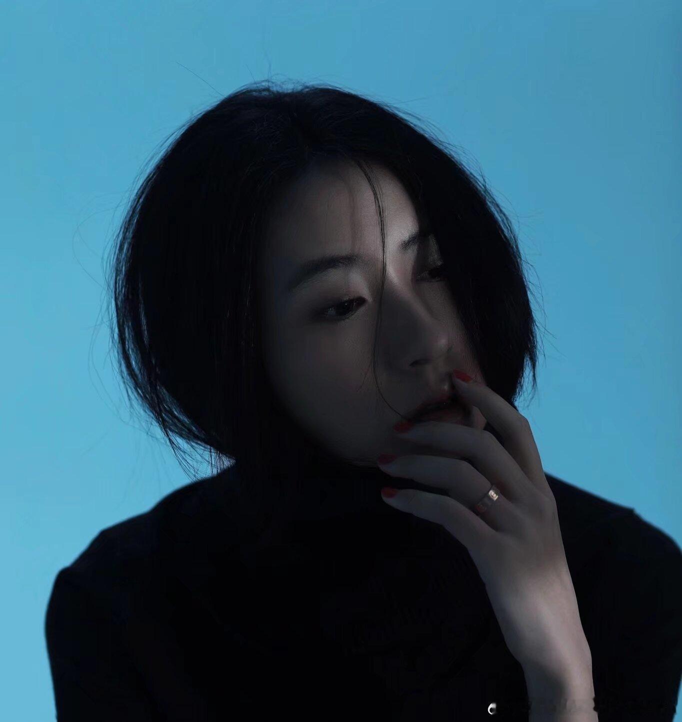 我问先生，为什么对我这么好，先生说，因为不能娶你，所以对你很好，又因为你不能嫁我