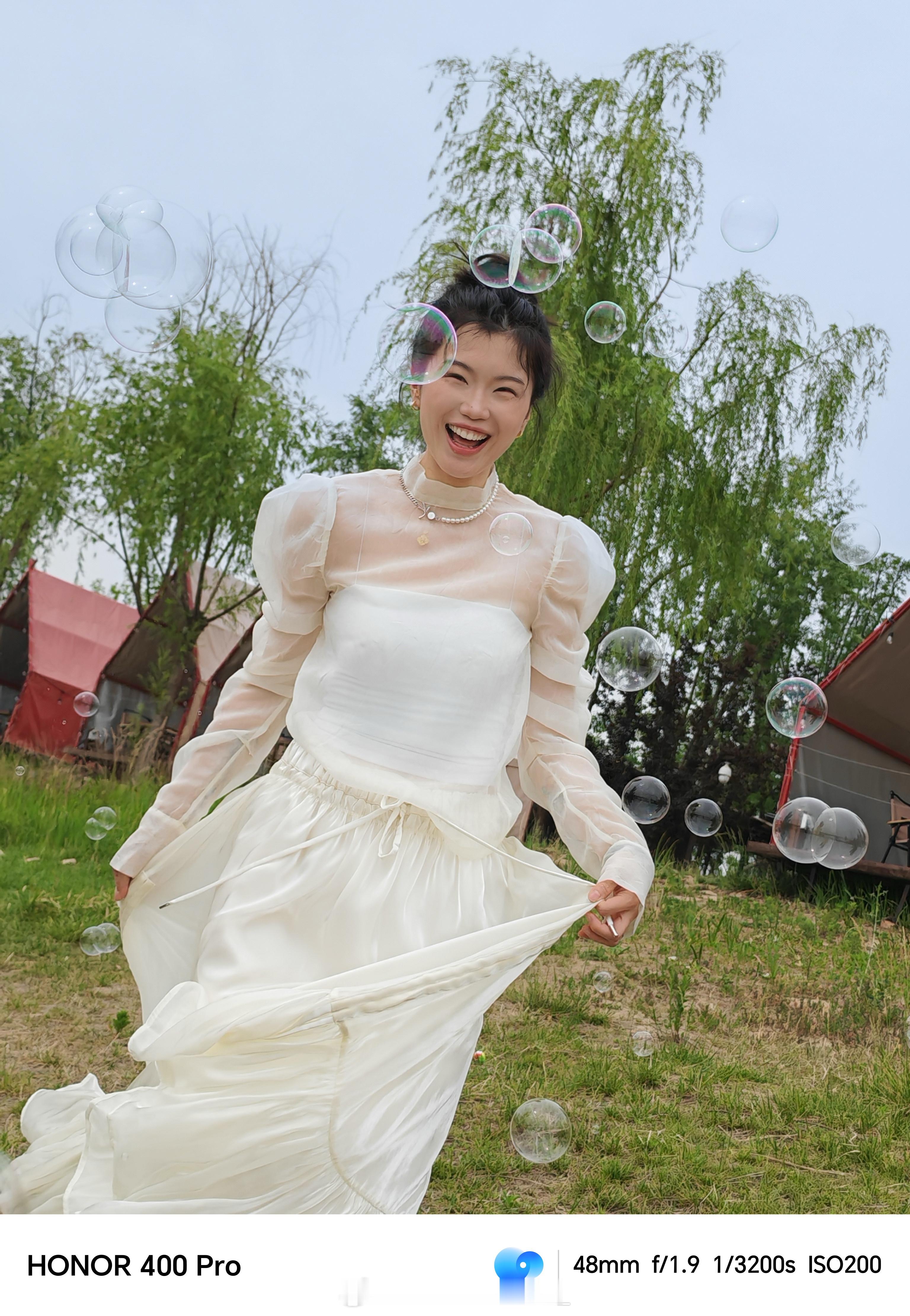 姐妹们总说我拍照很有生命力，其实秘诀就这三个字：动！起！来！不过很多姐妹动起来容