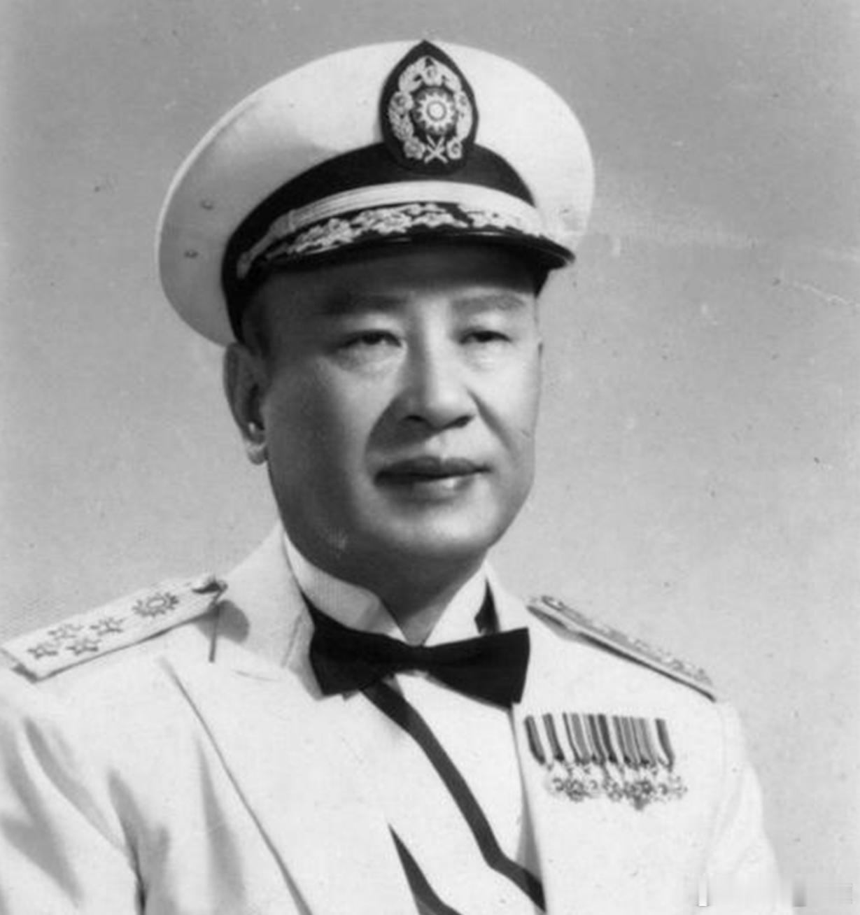 1949年，国民党大势已去。南京解放后，桂系首脑李宗仁、白崇禧退守桂林，对于前路