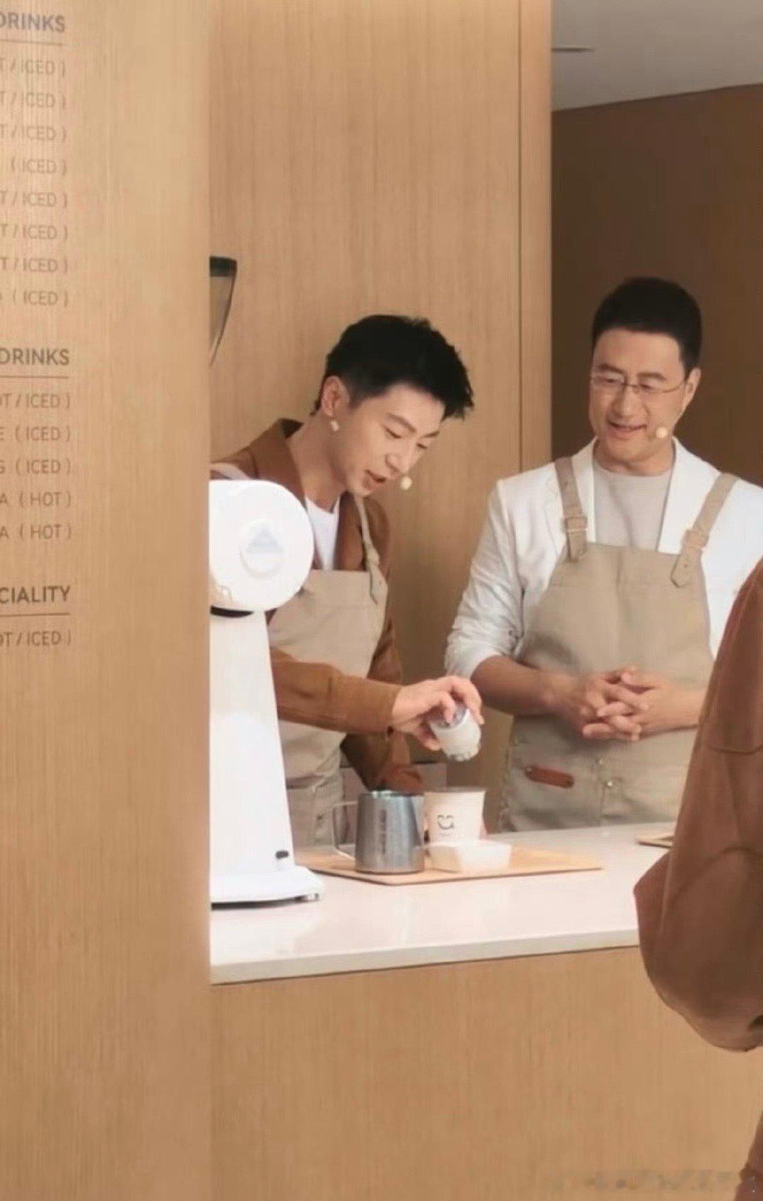 给我来一杯马龙做的咖啡上海有马龙在做咖啡这大概是我离“冠军服务”最近的一次机会了