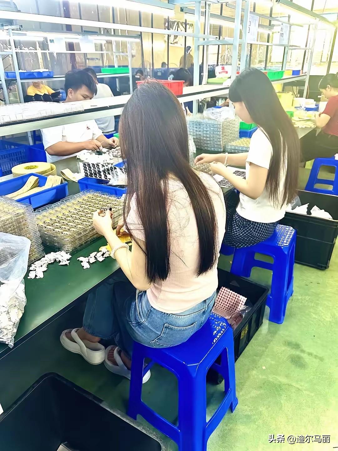 很现实的一句话那就是；没有经历社会的毒打，绝大部分人是不可能懂得什么叫做成长。