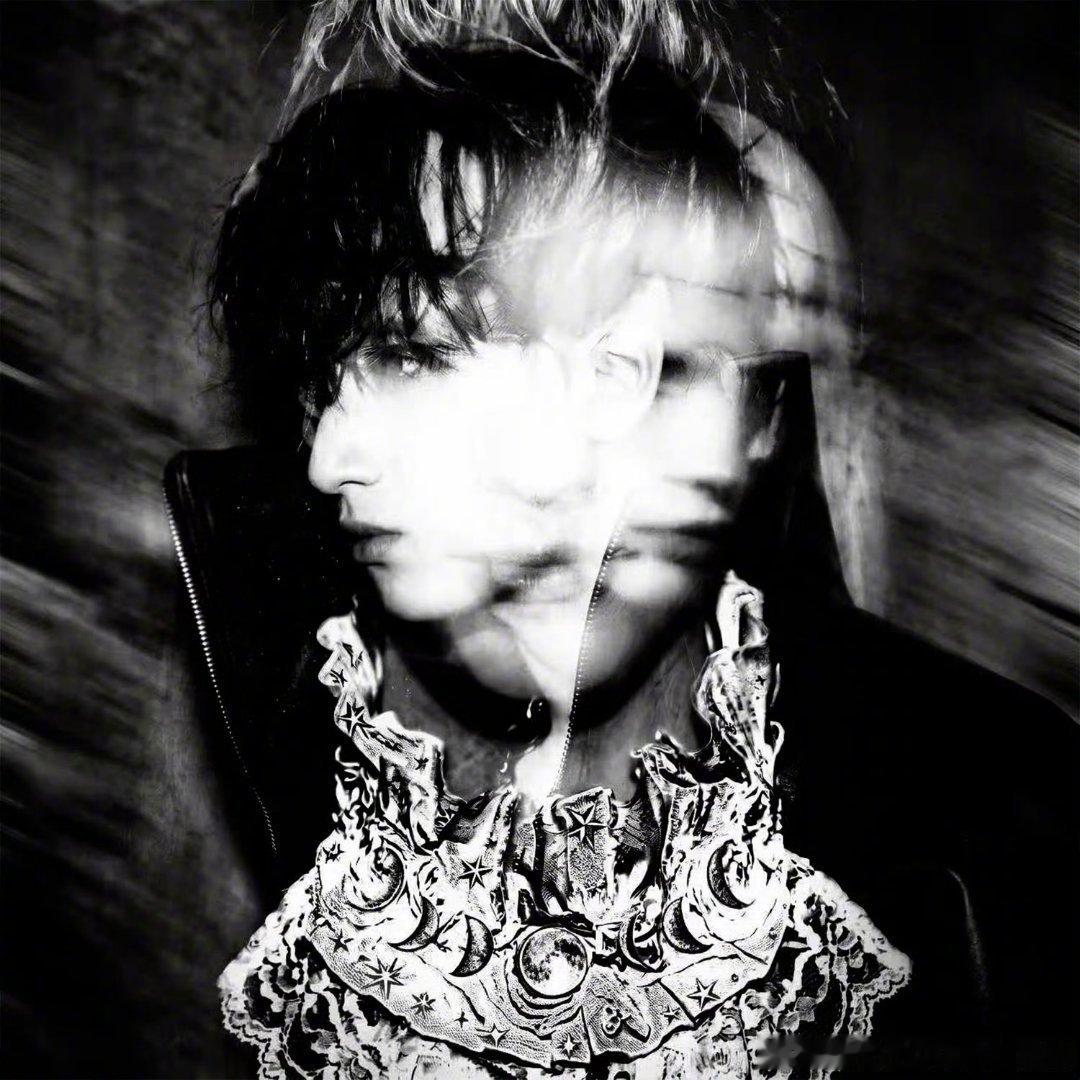 严浩翔新歌coldblooded一曲双版严浩翔新歌《Cold Blooded》一