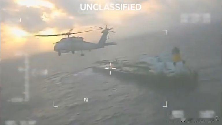 美国在委内瑞拉海域扣押另一艘油轮——巴西发出警告
在美国扣押第二艘油轮后，巴西总