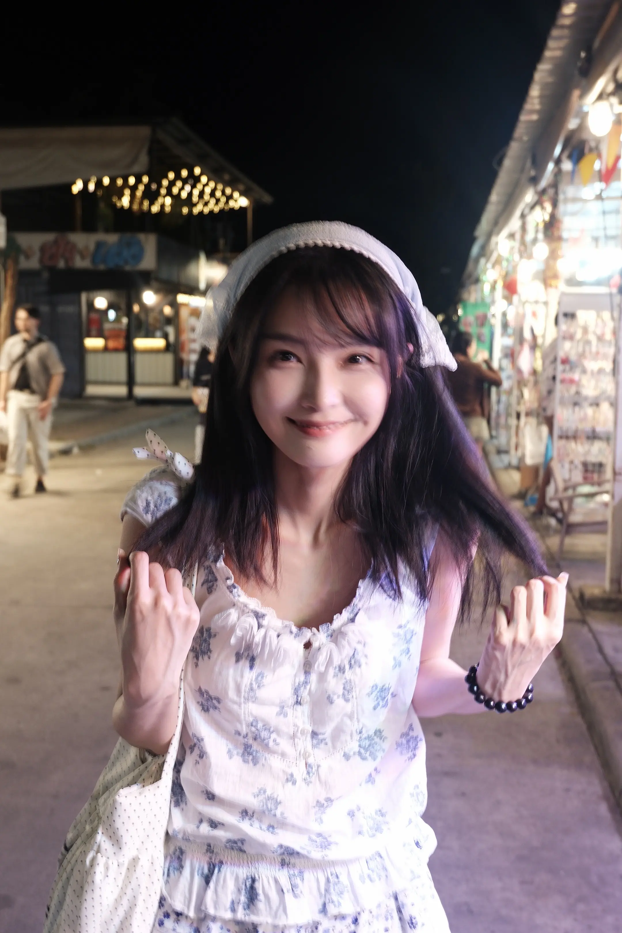 想当个笨蛋美女 成功了一半 是个笨蛋。