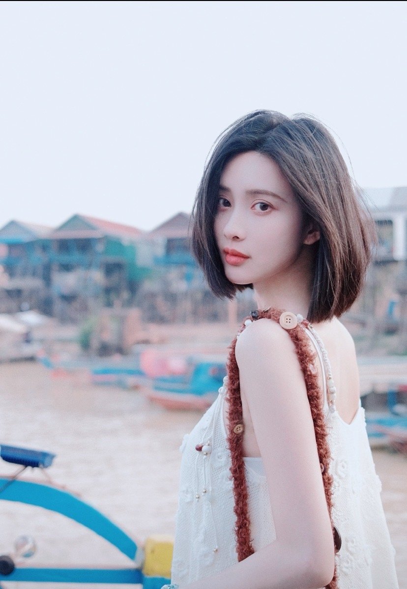 李昀锐和孟子义这状态真的不用多说了吧她闹他笑，眼神全程跟着走，这不就是最自然的甜