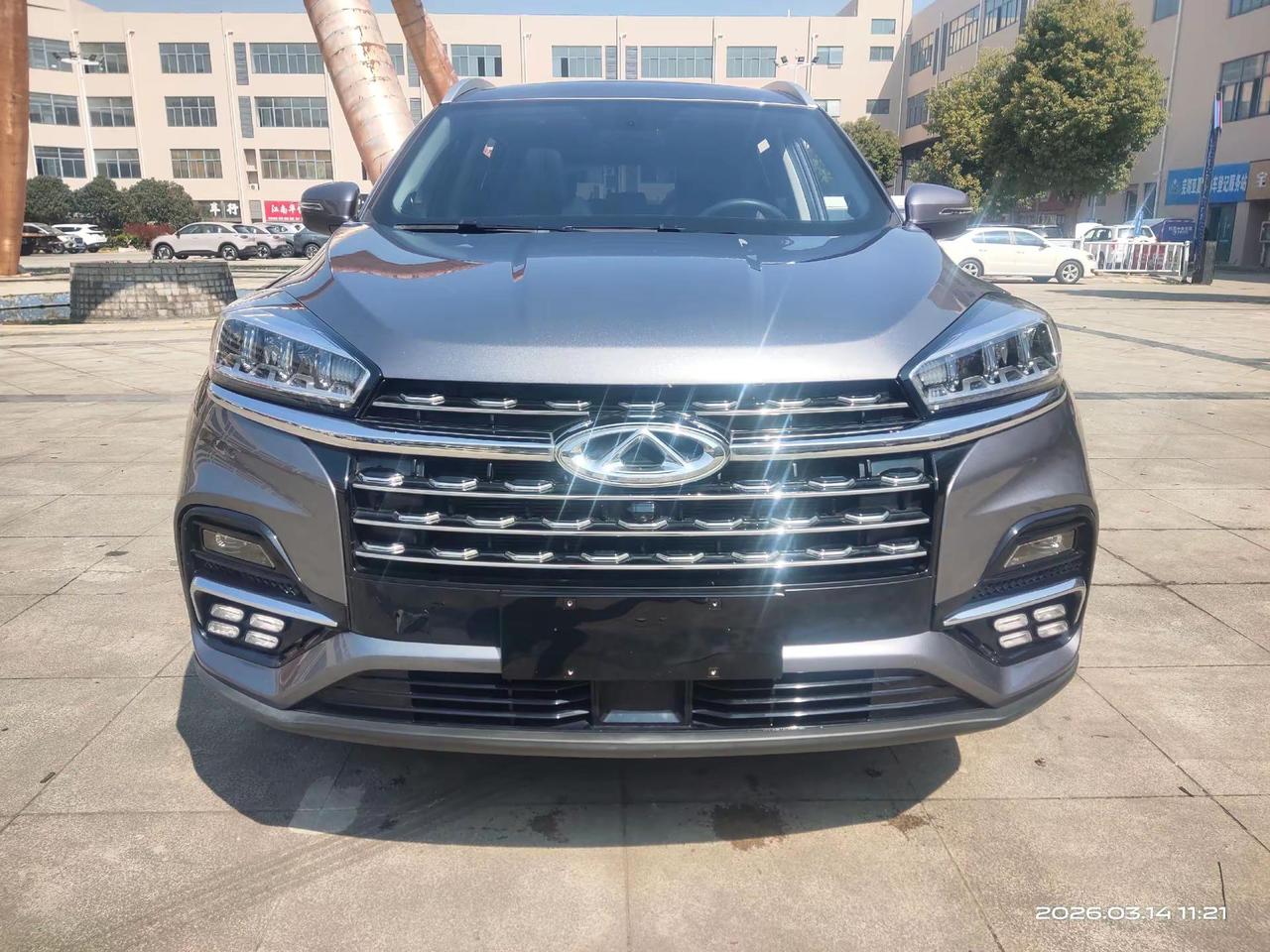 23年8月鲲鹏瑞虎8，一手车2万公里，1.6T自动全景天窗，双电动座椅，换档拔片