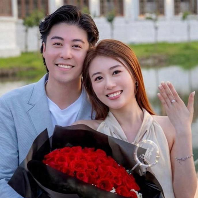 港姐王菲官宣订婚！豪门太子爷精心策划湖畔落日求婚
30岁港姐亚军王菲，与环星娱乐