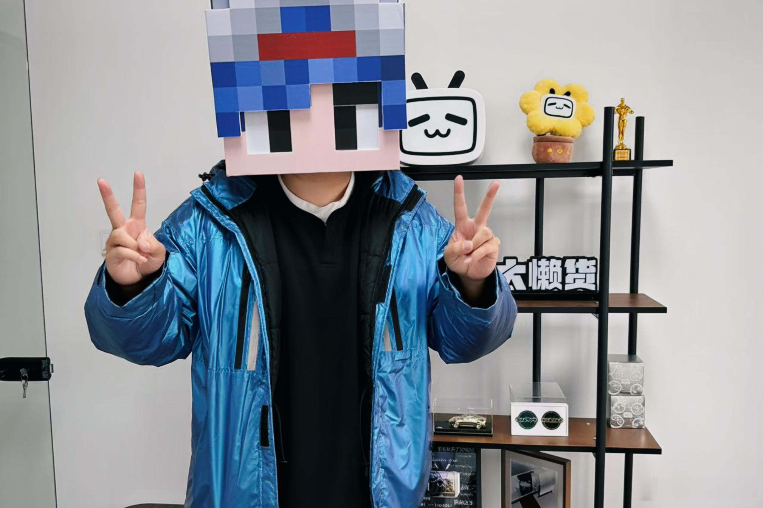 今天给带班，你们放心的去忙，我刚许诺了 他们几个百万年薪，他们现在干劲儿十足(ﾉ