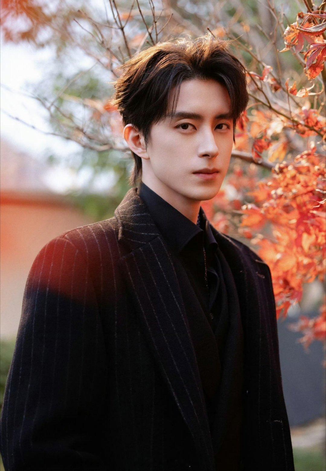 敖瑞鹏跟侯明昊这两位小生都将会在四月二十号去参加爱奇艺的世界大会，你期待看到这两