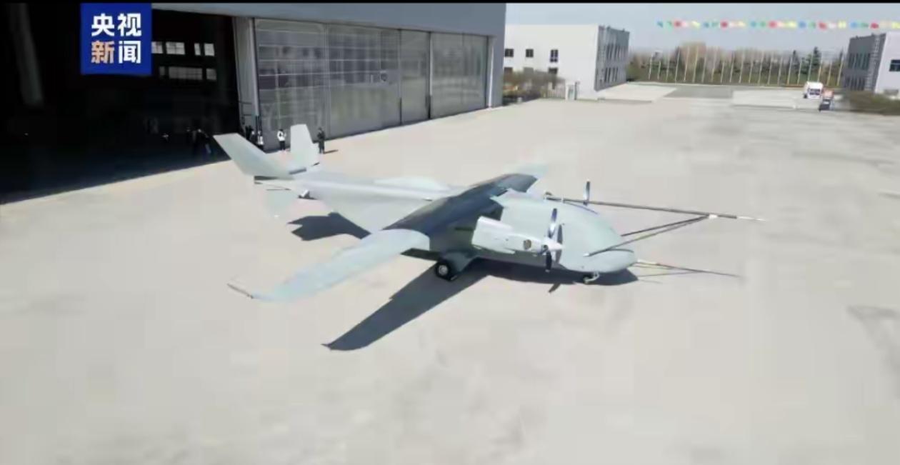 中国长鹰-8刺破云霄！全球鹰的对手来了！
西北大漠，一架银色飞翼刺破云霄！中国新