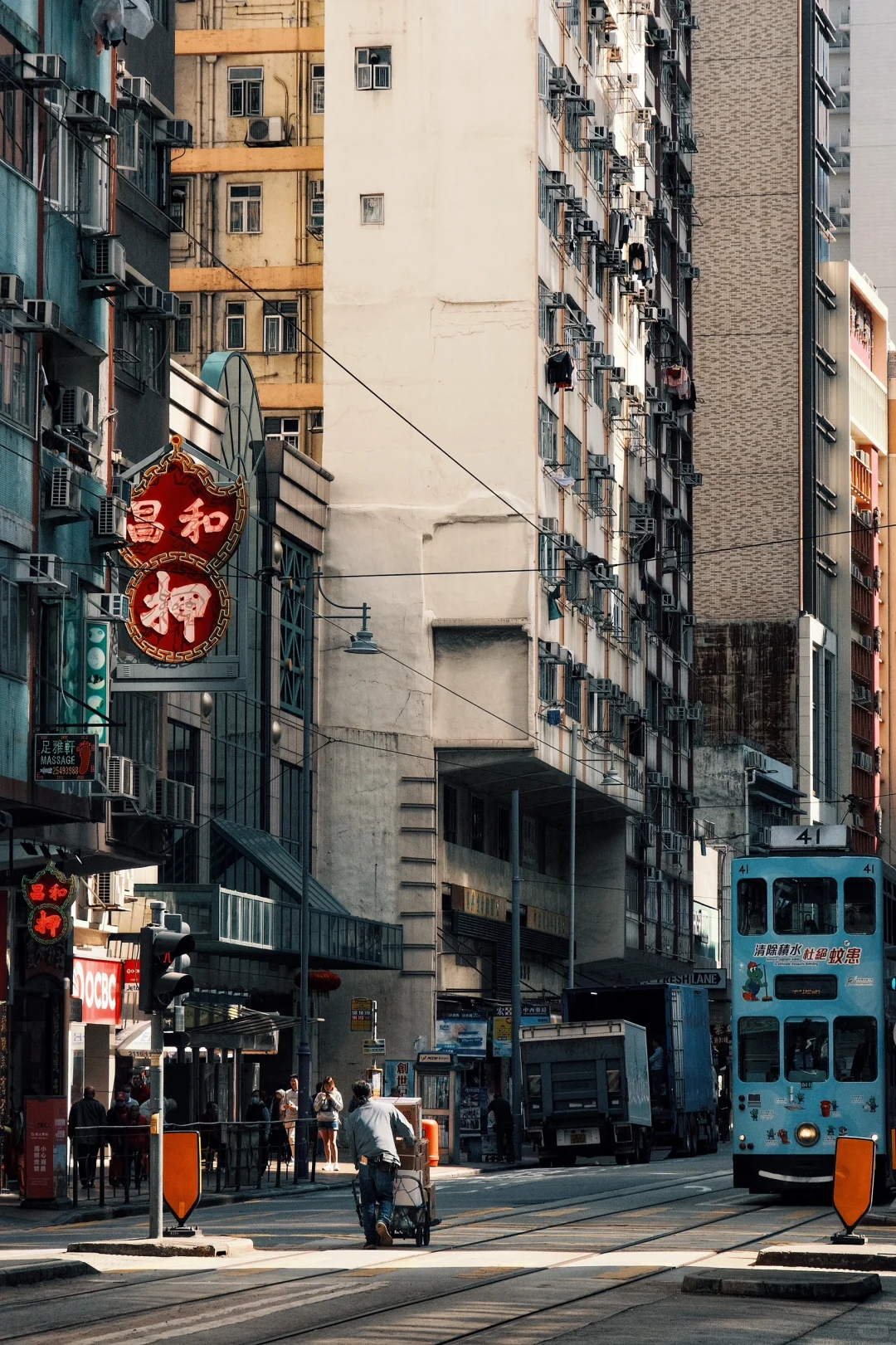 香港摄影｜香港的老街街景！