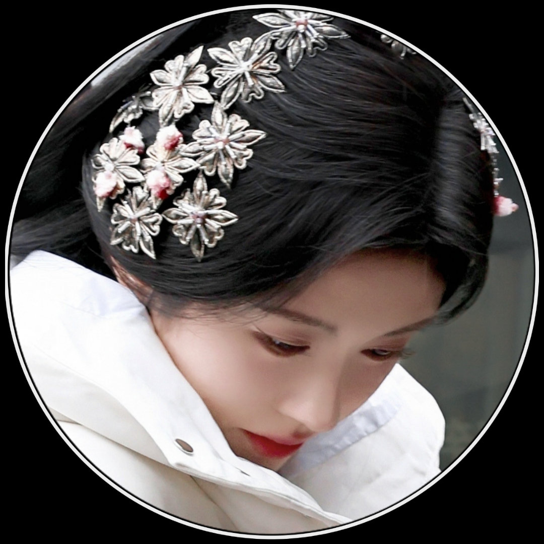 鞠婧祎 露芜衣圆框头像1 