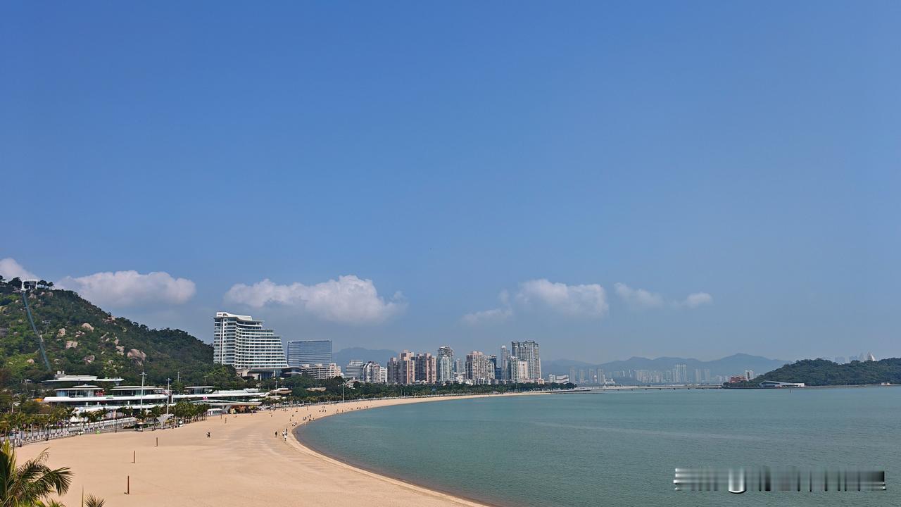 💡电商直播团队的激励可以试试“场次保底+GMV分成+转化溢价”模式，既能稳住主