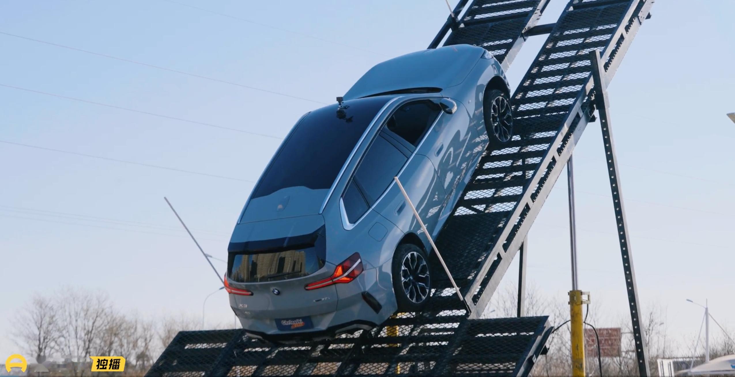 手握30-40万预算，想买台SUV？是冲BBA的豪华底蕴，还是选新势力的智能卷王