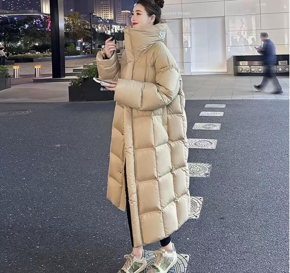 这个冬天最火的羽绒服，居然来自一家超市！
胖东来自营羽绒服，直接把进货价、毛利率