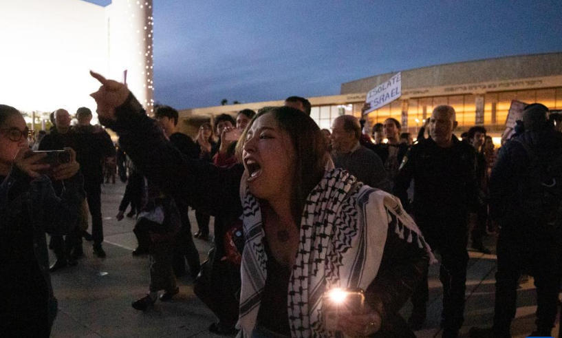 以色列特拉维夫近日爆发大规模反战集会，超过千人走上街头，抗议政府对伊朗、黎巴嫩真