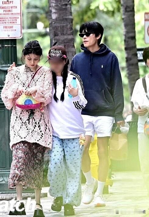 爱和不爱真的好明显。

柳俊烈和李惠利恋爱时都是李惠利主动，主动关注，又是依靠肩