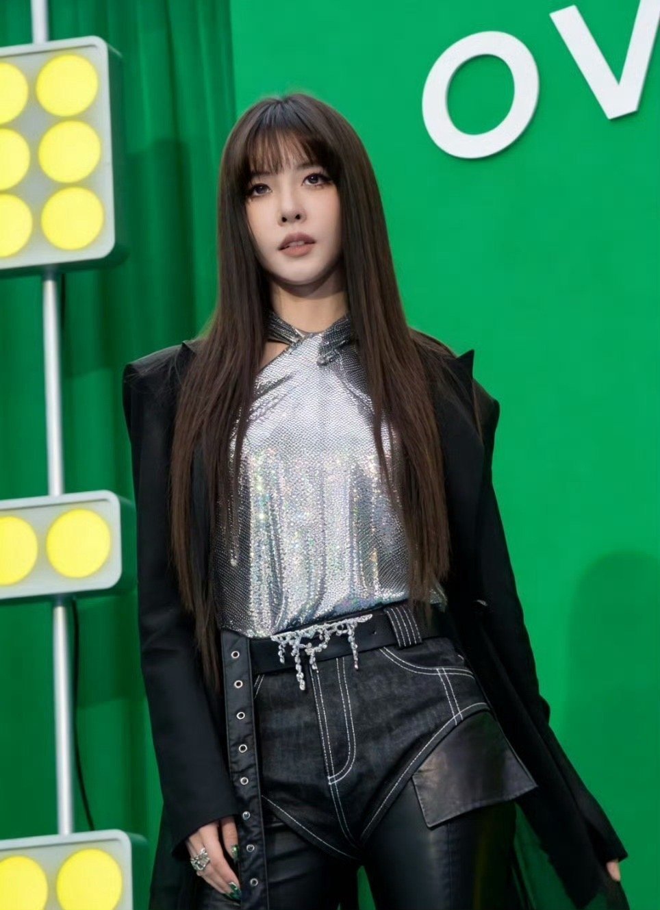 宋妍霏 内娱奇迹暖暖宋妍霏 小刘海美神降临宋妍霏你是把时尚圈当自家衣柜了吧！从甜