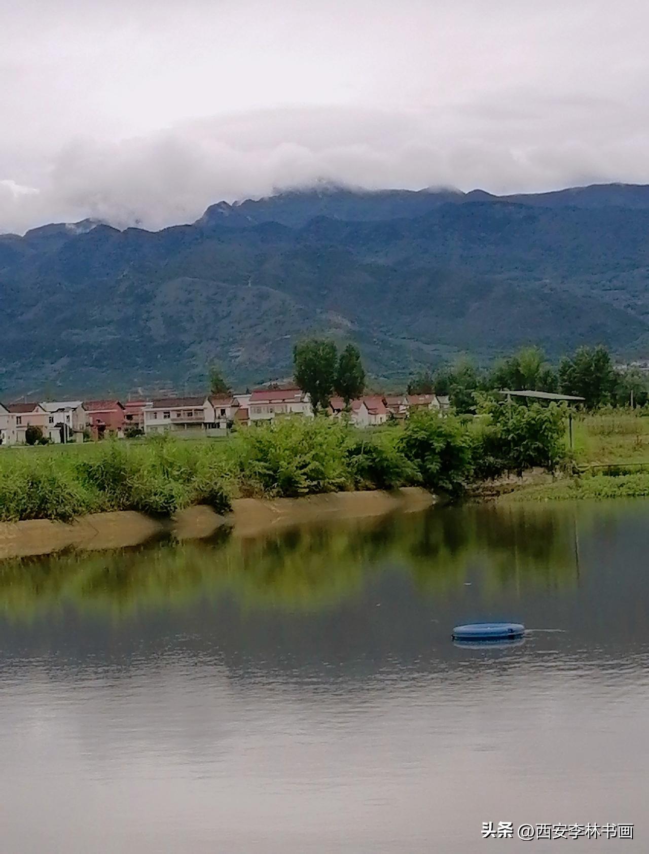 《秦岭南麓：山青水秀景美（西安李林摄于汉中城固）》