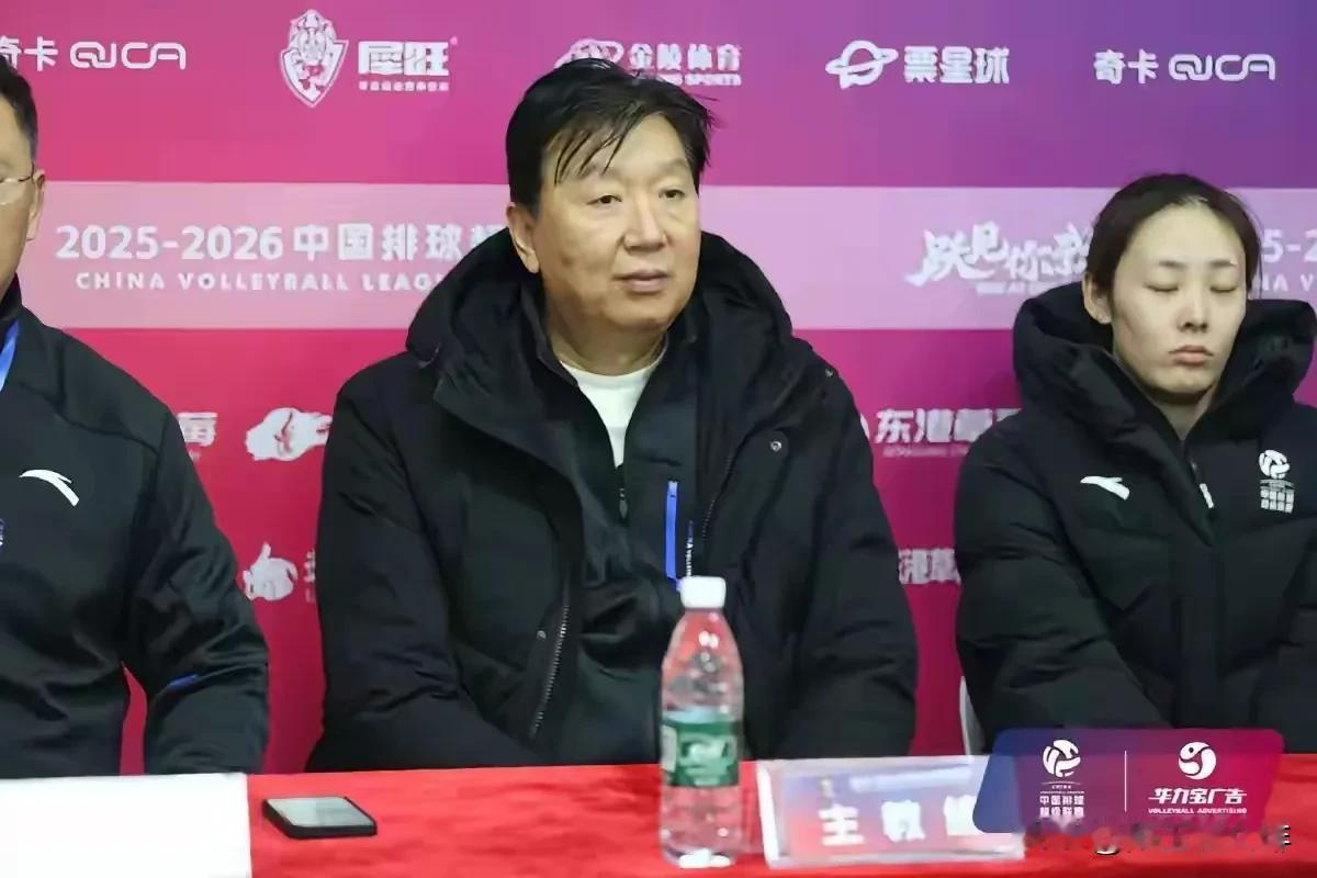 排超联赛第八轮真的是爆冷连连啊！
赛前谁也不会想到昨天的比赛会这样子
先看看昨天