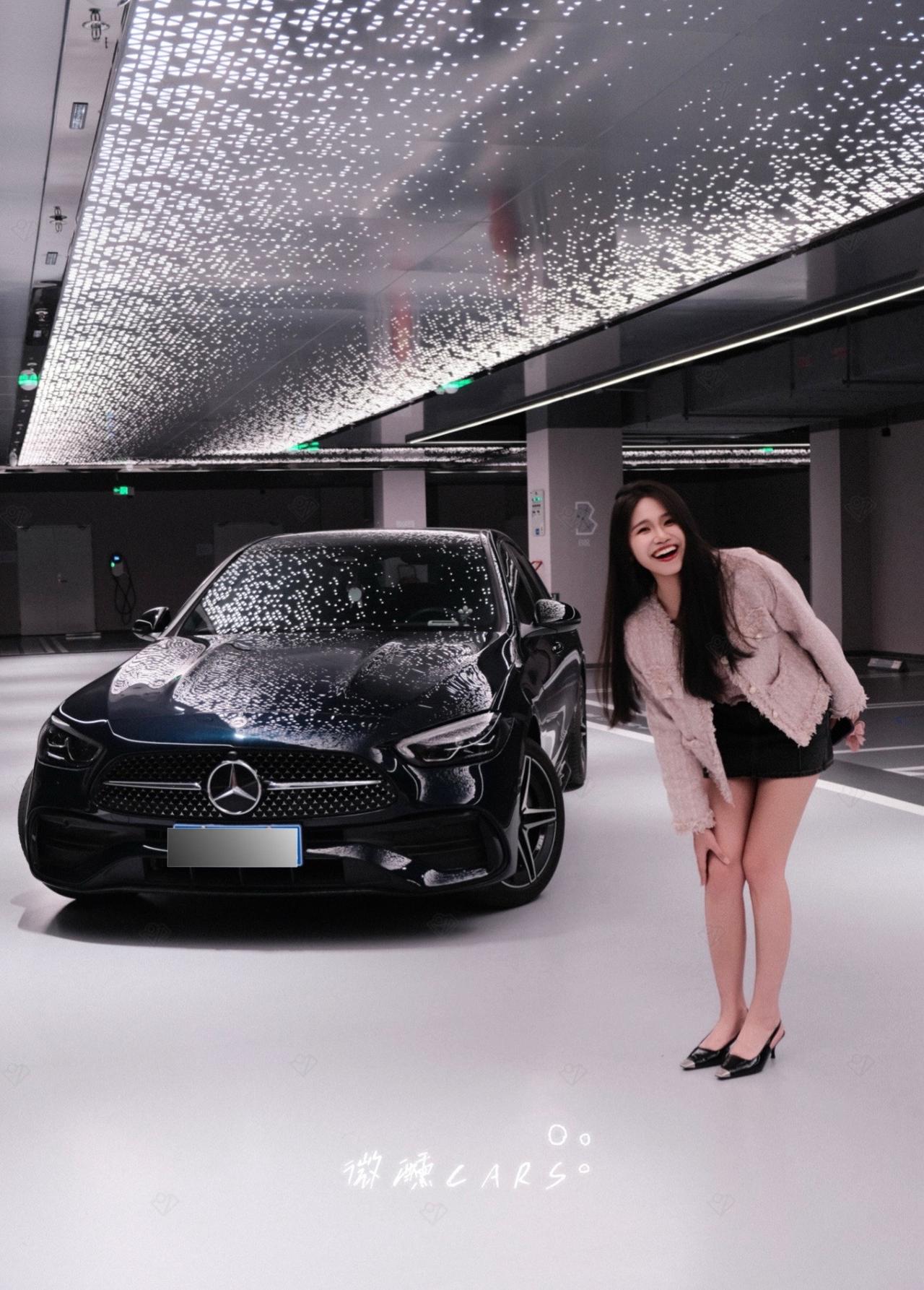 美女车模 梅赛德斯奔驰 奔驰c260l 内燃机的魅力 K11星空顶