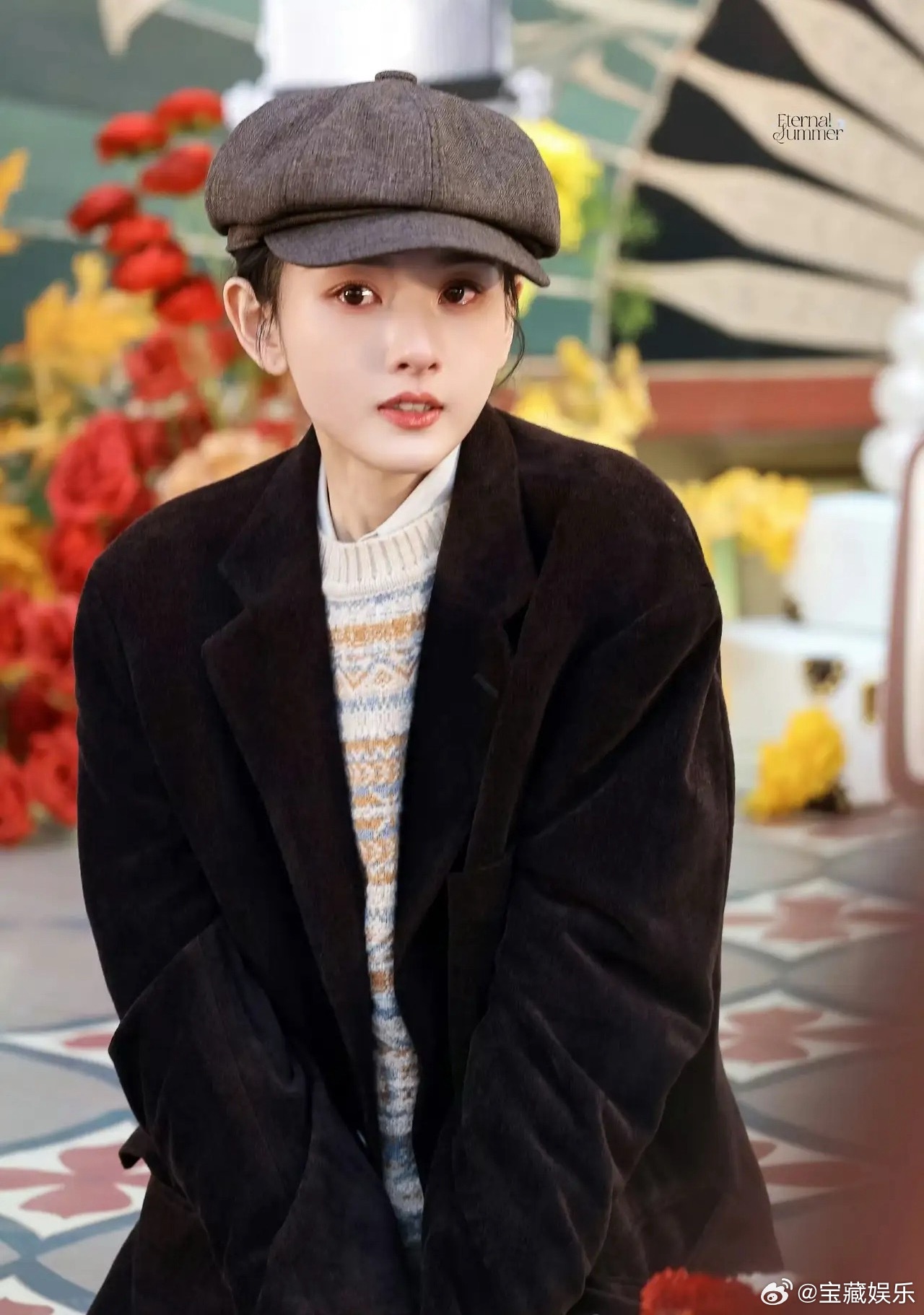 杀青现场宋祖儿给前来应援的粉丝准备了逆应援礼物，口红，烤梨跟卤肉饭宋祖儿守得云开