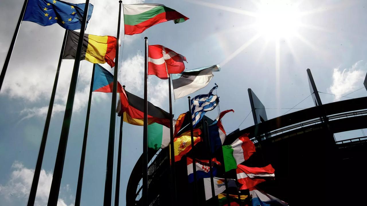 德国另类选择党（AfD）表示，西方精英担心美国人会抛弃欧洲人


欧洲议会议员、