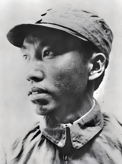 他是八路军在抗战中牺牲的最高级别将领，1942年，十字岭突围战，日军重兵围剿，战