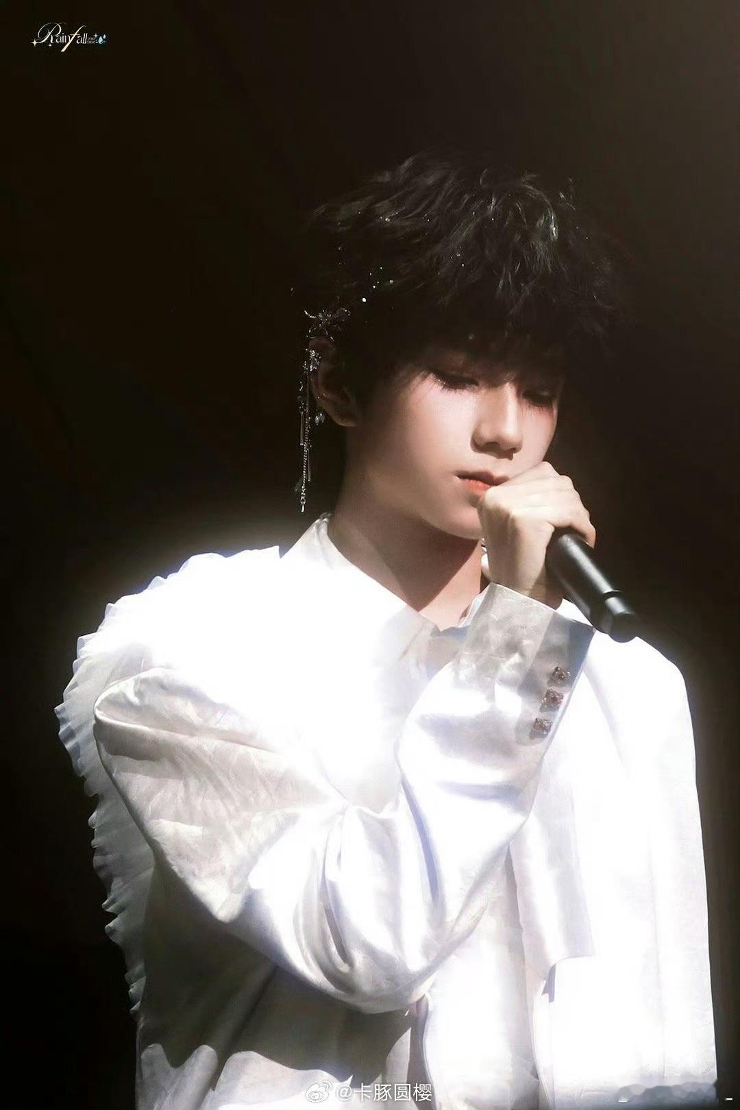 王橹杰 师兄又是一年新音，这个王橹杰又会有怎样的出圈舞台期待期待！