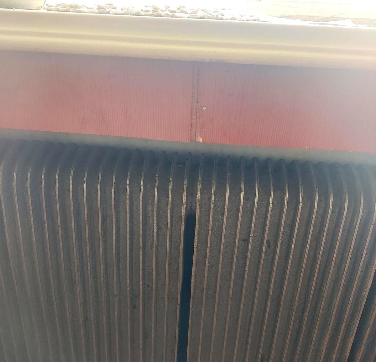 房子不住人，冬天报停暖气。
热力公司却让报停气的住户还要交20%的借热费，住户就