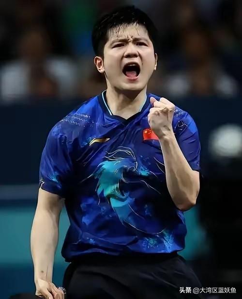 在广州海珠区的老巷子里，藏着樊振东小时候练球的汗水。1997年出生的他，打小就是