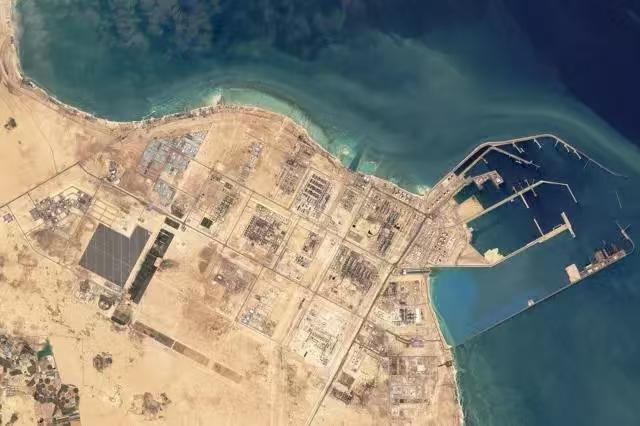21日，世界最大的液化天然气（LNG）出口基地卡塔尔拉斯拉凡工业城市发生了爆炸事