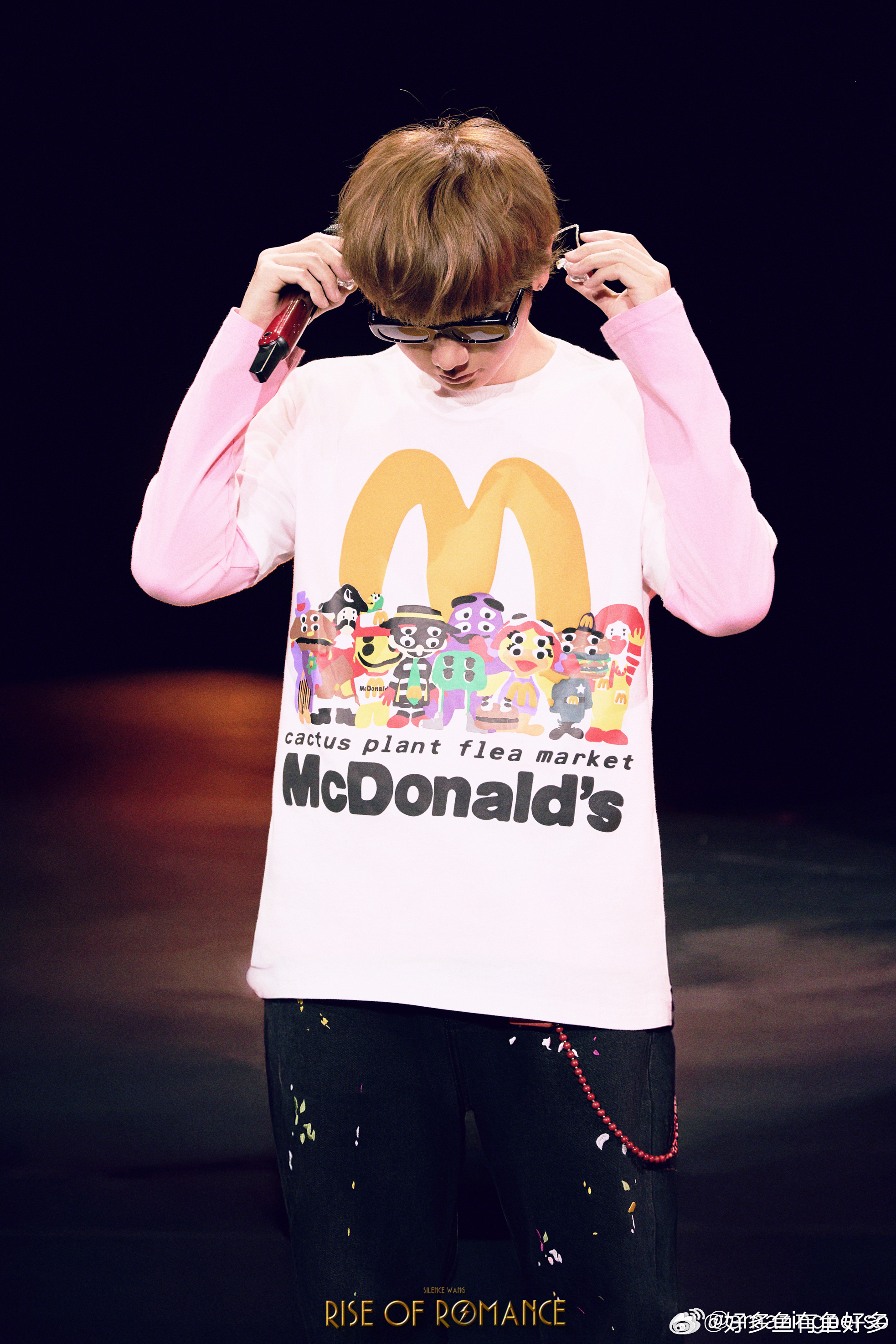 林俊杰给汪苏泷送花篮看到林俊杰给汪苏泷送花篮，瞬间被破防，优秀音乐人之间的互相支