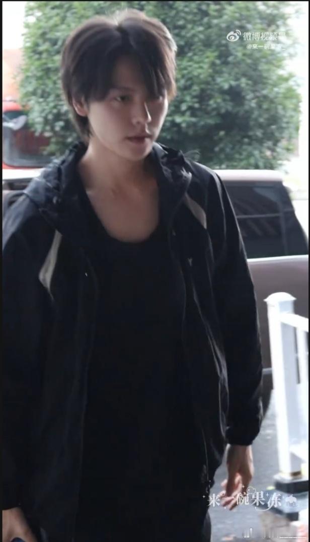 肖宇梁 欢乐总是这样简单，比如看见你的路透，再比如__ __ __，哈哈哈，逆生