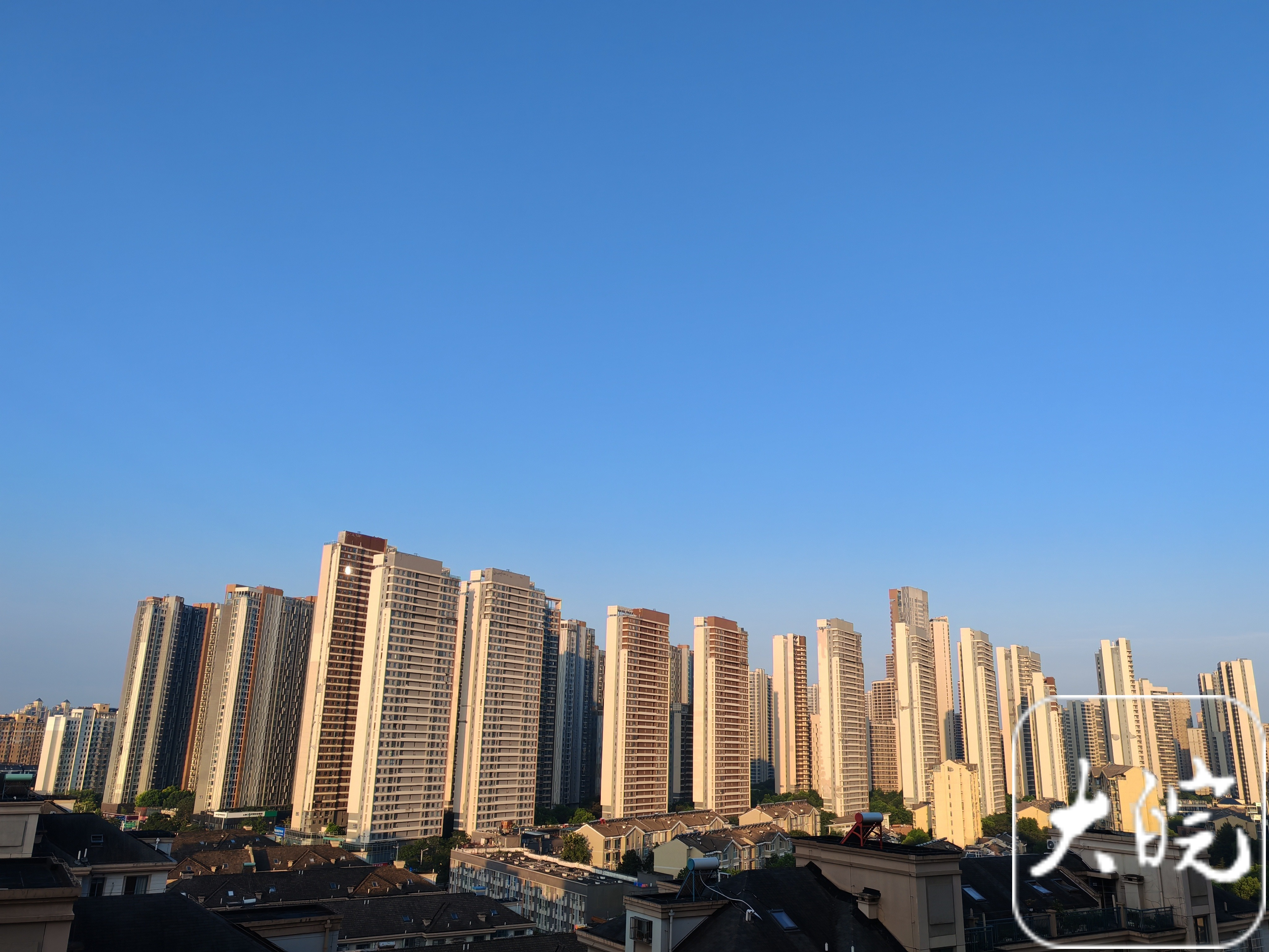 #合肥湿度99%体感28℃# 【#安徽﻿高温天又来了#，气象专家提醒：还需要提防