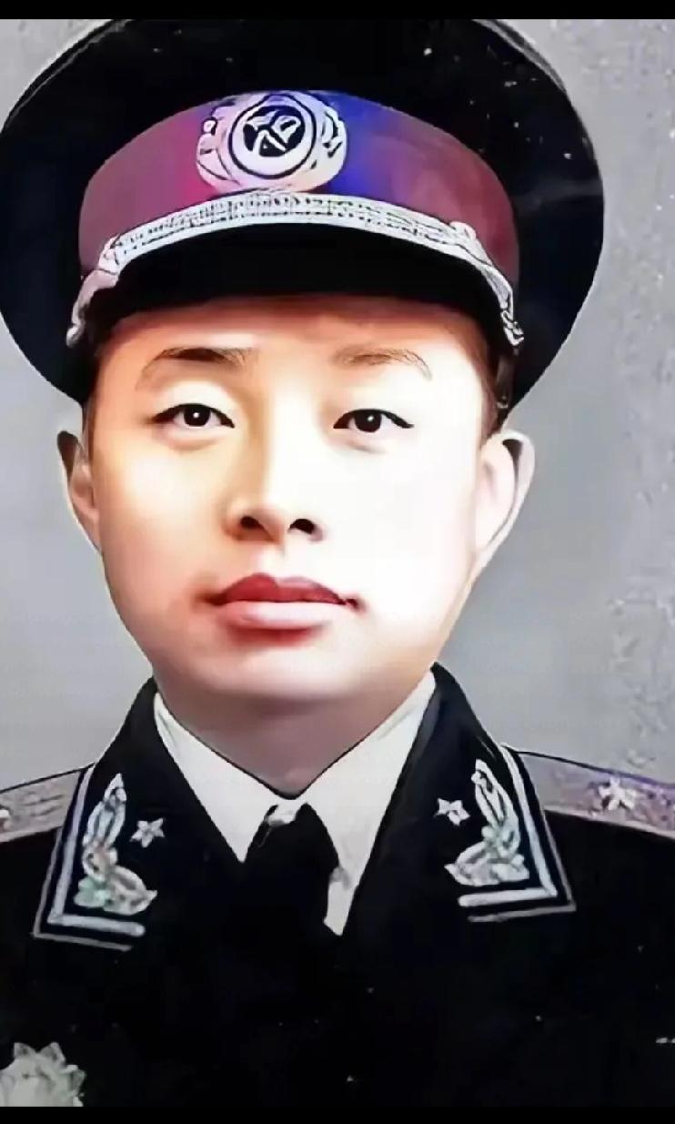 38岁授中将！
江西贫农之子如何成最年轻开国将军？

你能想象吗？
一个13岁就