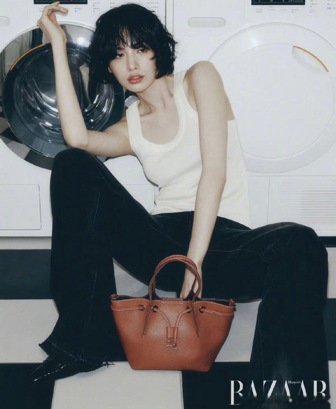 你是说这么俊一张脸，结果在新剧里面演寡妇～
