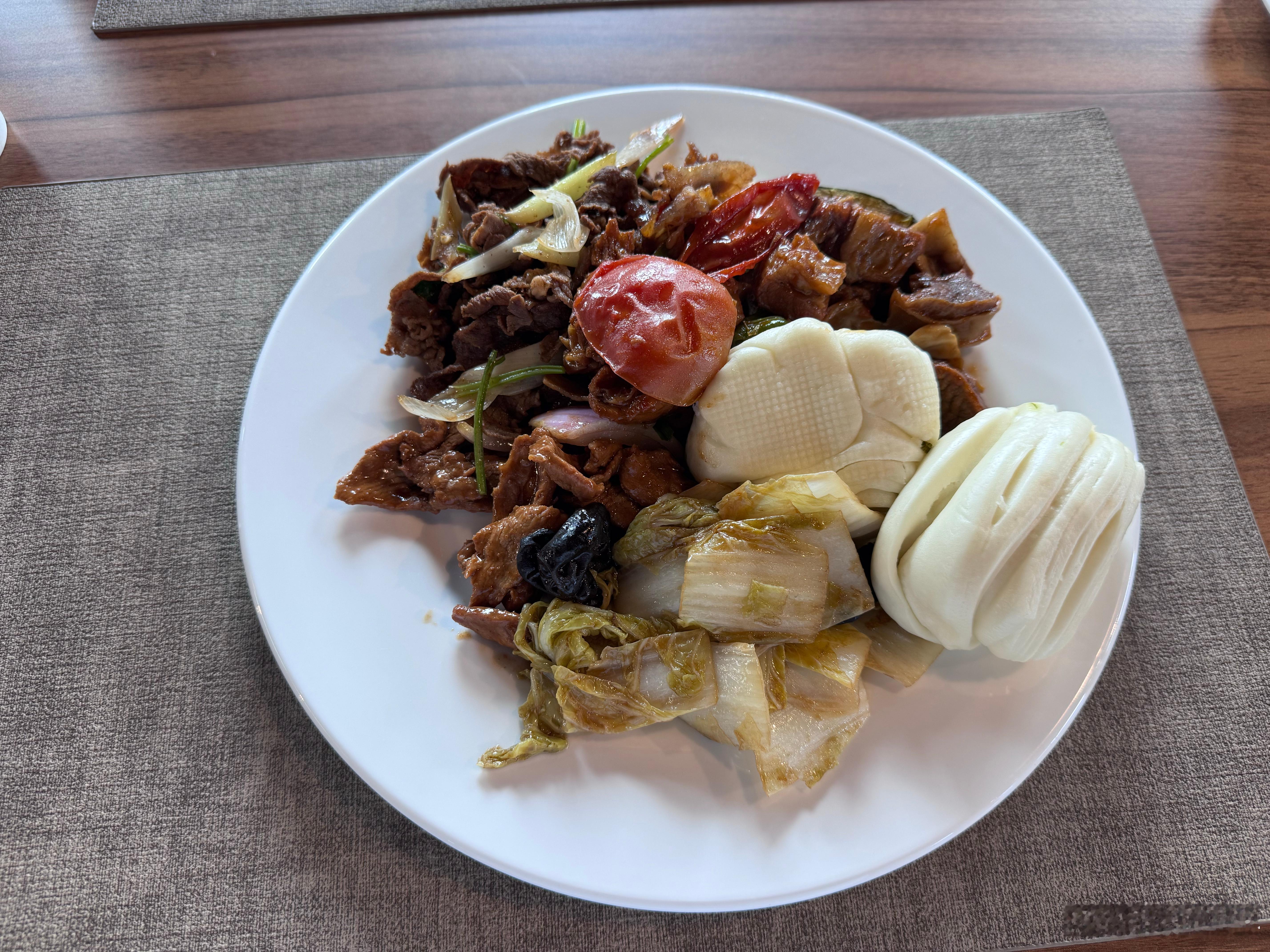 开餐，这回锅又老好吃了…….但可惜得忍着不能多吃[微笑] ​​​