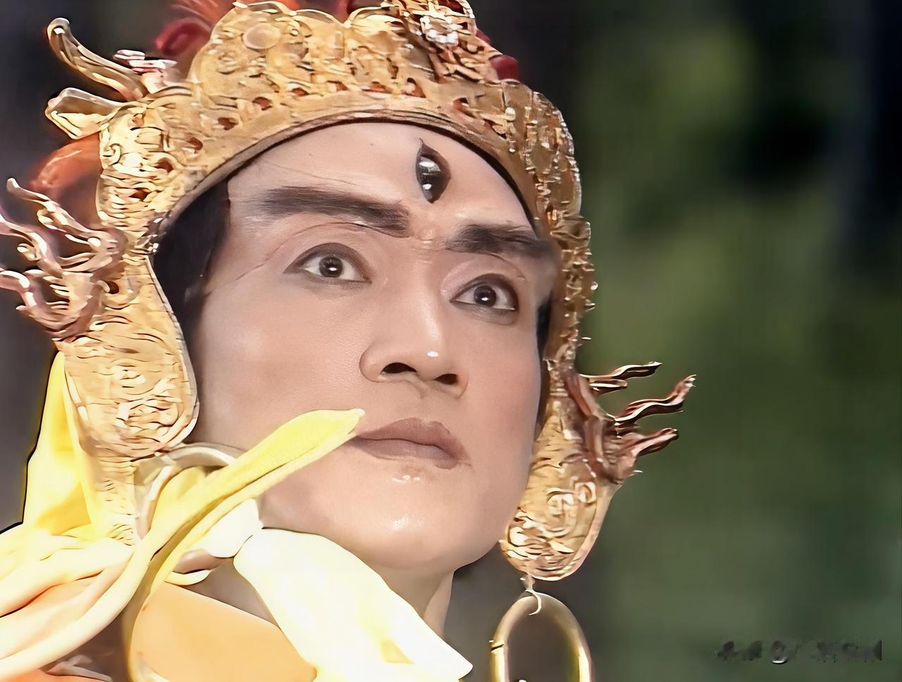 二郎显圣真君，本名杨戬，全称英烈昭惠显圣佑人王，又称清源妙道真君，是神话传说中的